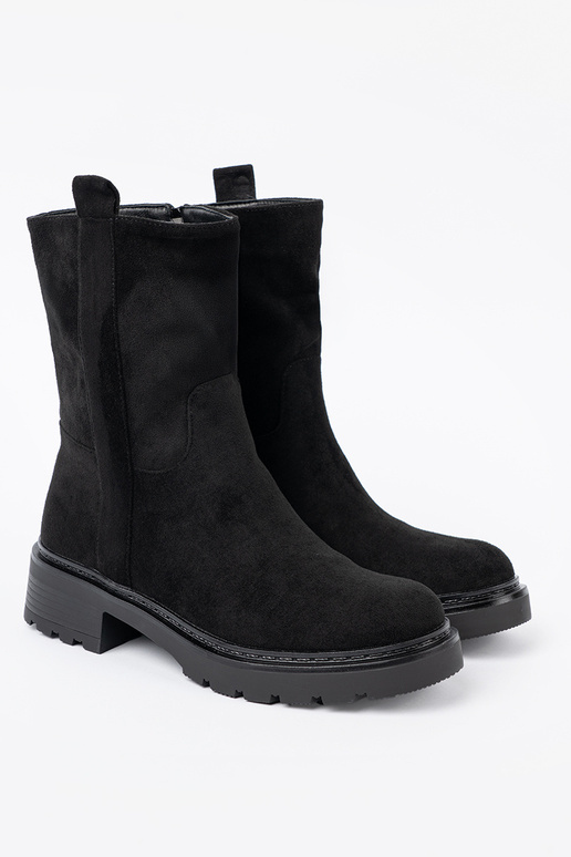 black boots on a thick sole z choleInką by the ankle