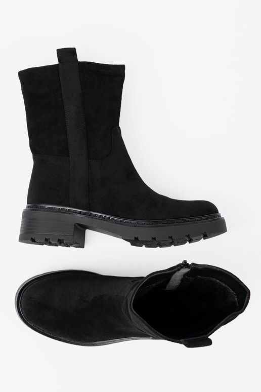 black boots on a thick sole z choleInką by the ankle