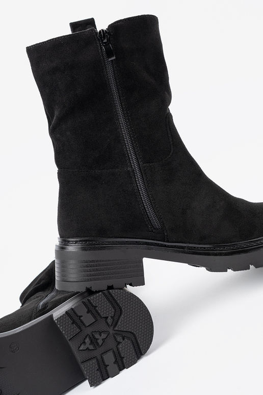 black boots on a thick sole z choleInką by the ankle