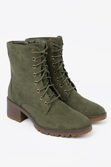 green color Inomens boots laced