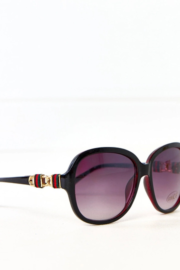 Czerwone okulary...