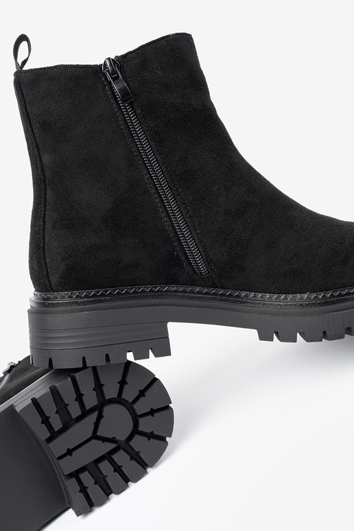 Klasyczne czarne botki na grubej podeszwie