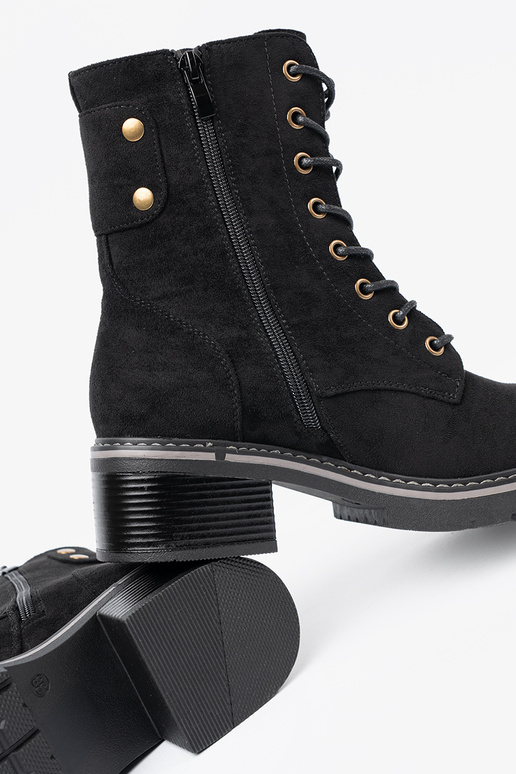 black laced shoes z grubą podeszIną