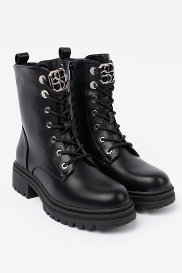 black boots Inith metal decoration