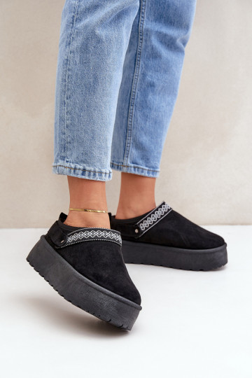 Snow Boots With Decorative Embroidery Black Selithria