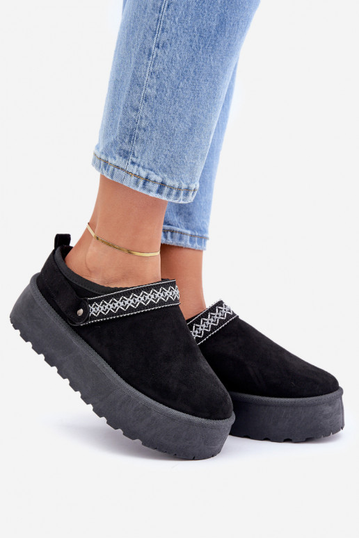 Snow Boots With Decorative Embroidery Black Selithria Snow Boots With Decorative Embroidery Black Selithria
