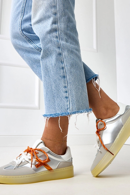 Srebrne sneakersy na platformie z...