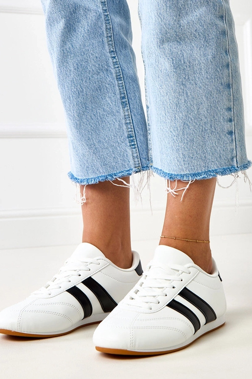 Białe sneakersy typu tenisówki z...