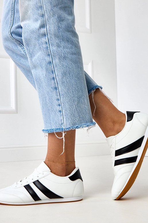 Białe sneakersy typu tenisówki z...