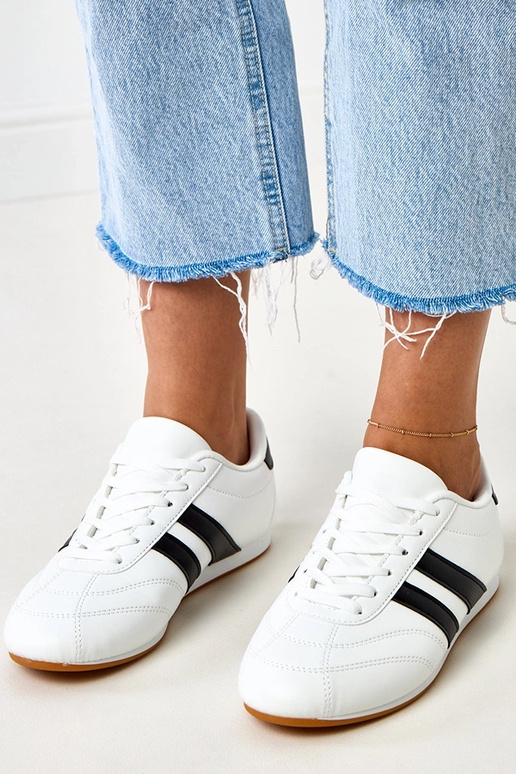 Białe sneakersy typu tenisówki z...