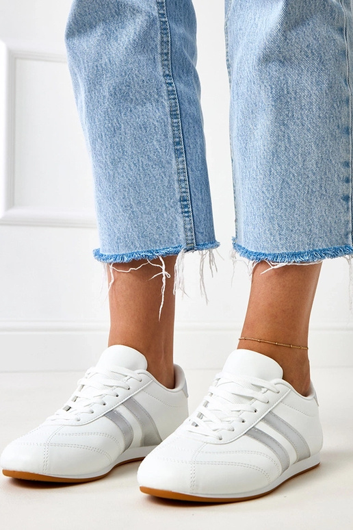 Białe sneakersy typu tenisówki ze...