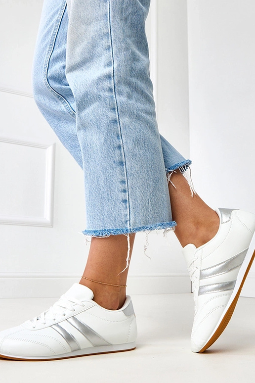 Białe sneakersy typu tenisówki ze...