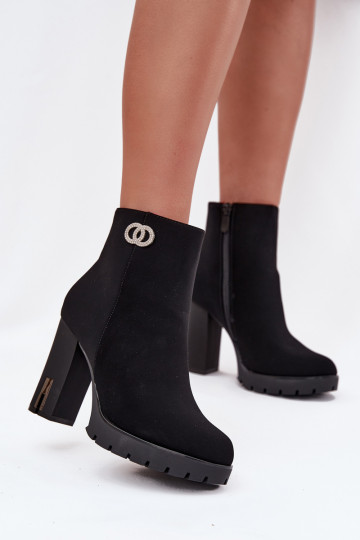 Insulated women's ankle boots with heel with decorative detail black Vessara 2