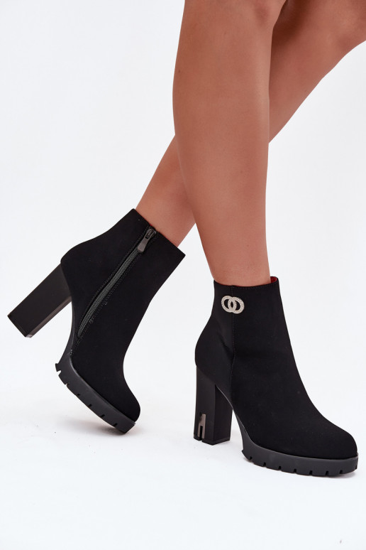 Insulated women's ankle boots with heel with decorative detail black Vessara Insulated women's ankle boots with heel with decorative detail black Vessara