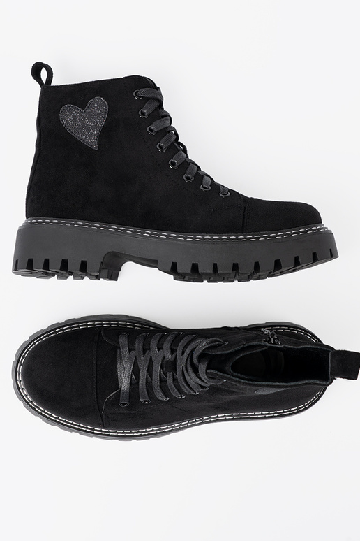 black laced boots z błyszczącym heartm