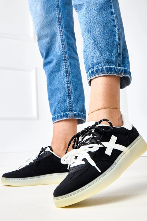 Czarne sneakersy na platformie z...