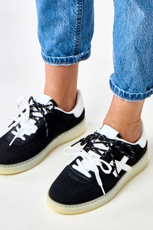 Czarne sneakersy na platformie z...