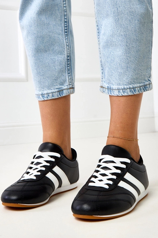 Czarne sneakersy typu tenisówki z... Czarne sneakersy typu tenisówki z...