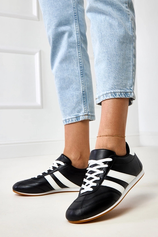 Czarne sneakersy typu tenisówki z... Czarne sneakersy typu tenisówki z...