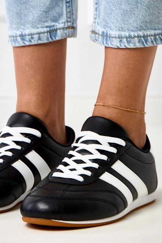 Czarne sneakersy typu tenisówki z... Czarne sneakersy typu tenisówki z...