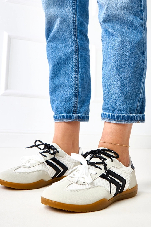 Białe  sneakersy siateczkowe typu... Białe  sneakersy siateczkowe typu...