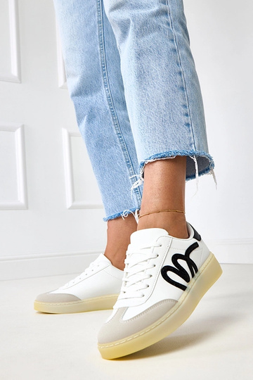 Białe sneakersy na platformie z czarnym motywem Izabell 2