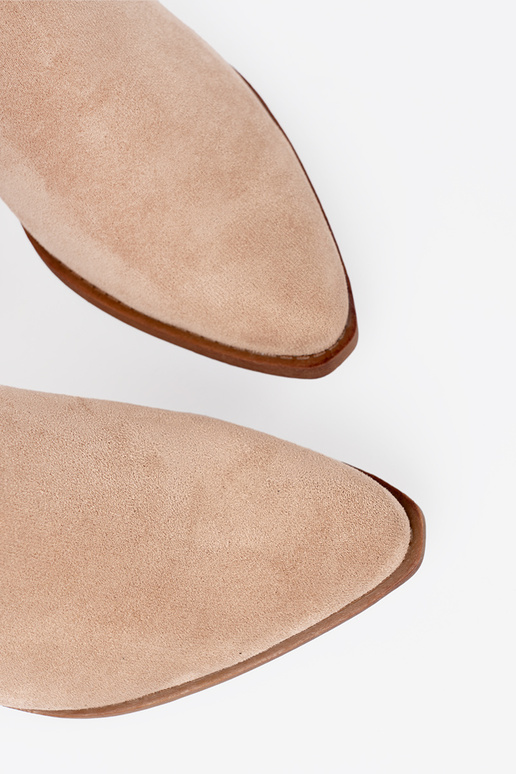 Beżowe botki damskie o klasycznym kroju