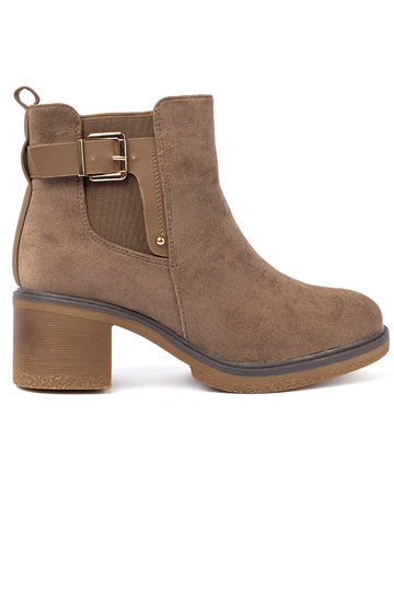 Stylish boots beige Inith a comfortable heel 2