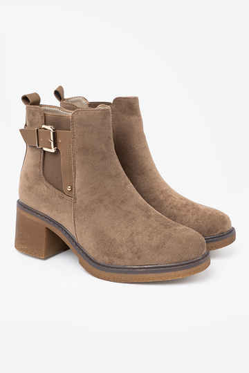 Stylish boots beige Inith a comfortable heel