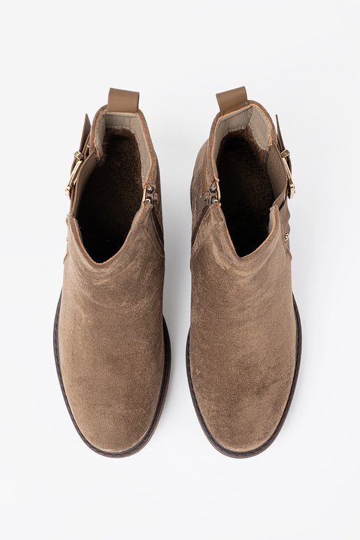 Stylish boots beige Inith a comfortable heel Stylish boots beige Inith a comfortable heel