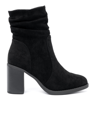 Elegant style boots black on the heel Inith a ruffled upper 2