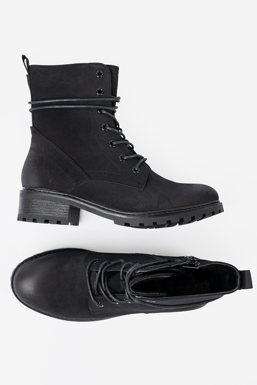 Fashionable black shoes z ozdobnym lacingm