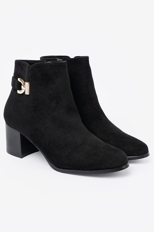 Stylish black boots z eleganckim zdobieniem