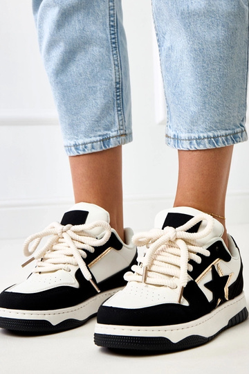 Czarno-białe sneakersy na...