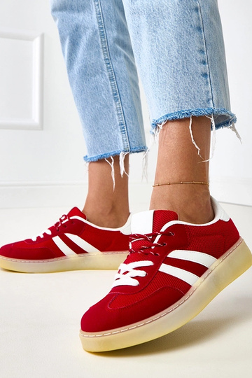 Czerwone sneakersy siateczkowe z białą wstawką Weka 2