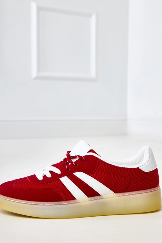 Czerwone sneakersy siateczkowe z... Czerwone sneakersy siateczkowe z...