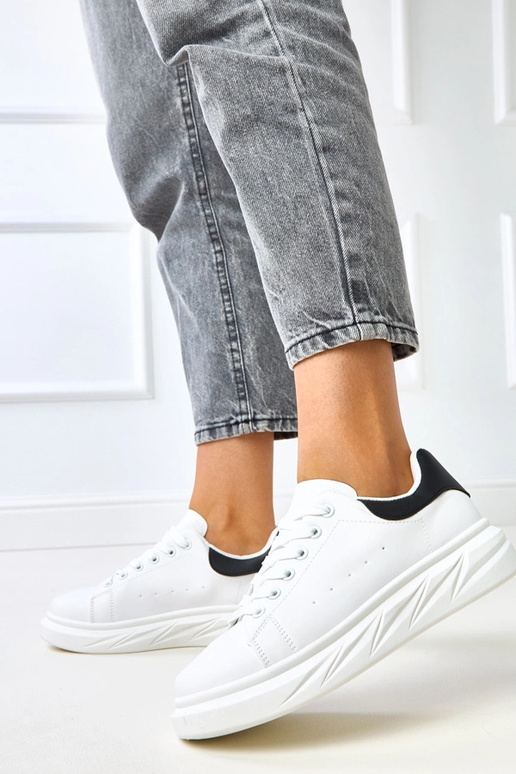 Czarno-białe sneakersy na platformie... Czarno-białe sneakersy na platformie...