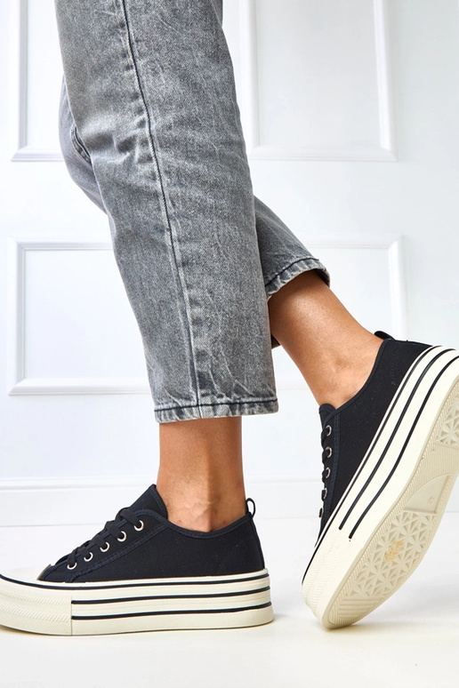 Czarne trampki na platformie Talah