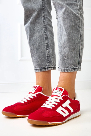 Czerwone sneakersy sportowe...
