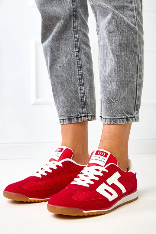 Czerwone sneakersy sportowe z białymi... Czerwone sneakersy sportowe z białymi...