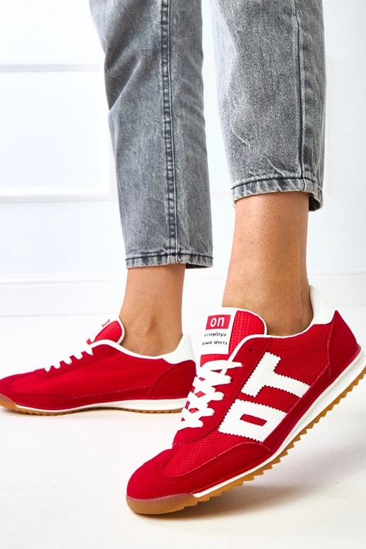 Czerwone sneakersy sportowe z białymi... Czerwone sneakersy sportowe z białymi...