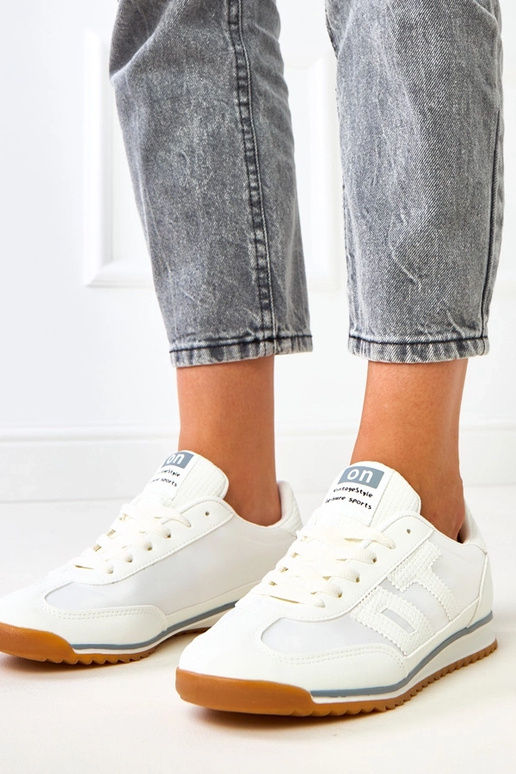 Białe sneakersy sportowe z szarymi... Białe sneakersy sportowe z szarymi...