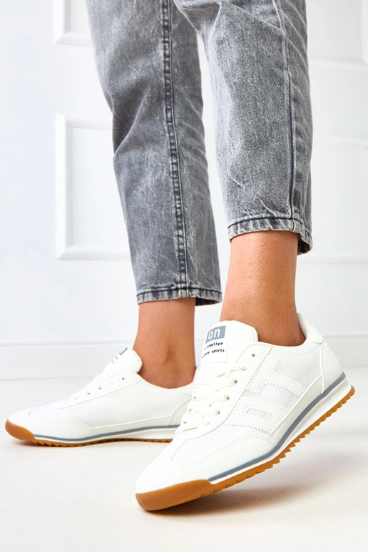 Białe sneakersy sportowe z szarymi... Białe sneakersy sportowe z szarymi...