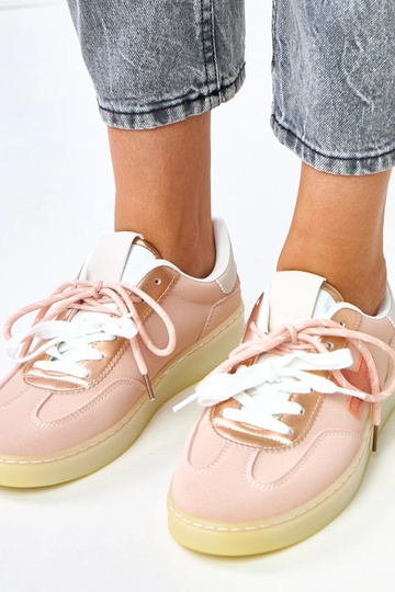 Różowe sneakersy na... 2