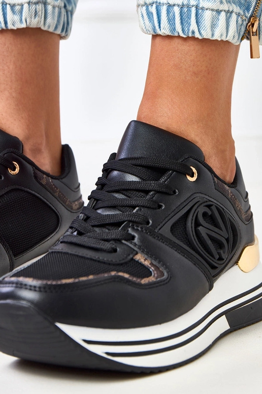 Czarne sneakersy na platformie ze...