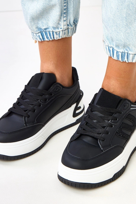 Czarne sneakersy na platformie... Czarne sneakersy na platformie...