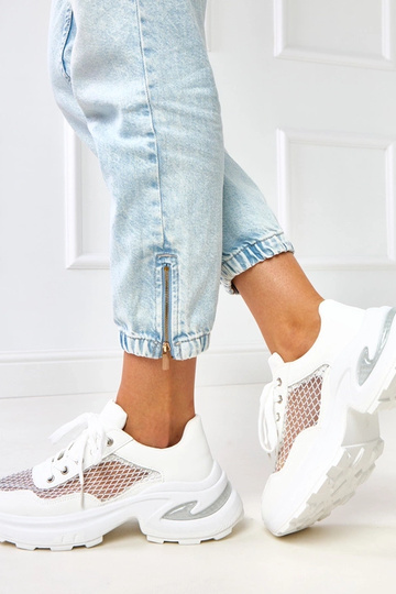 Białe sneakersy na... 2