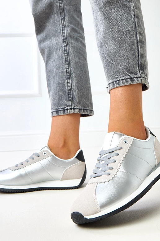 Srebrne sneakersy sportowe z beżową... Srebrne sneakersy sportowe z beżową...