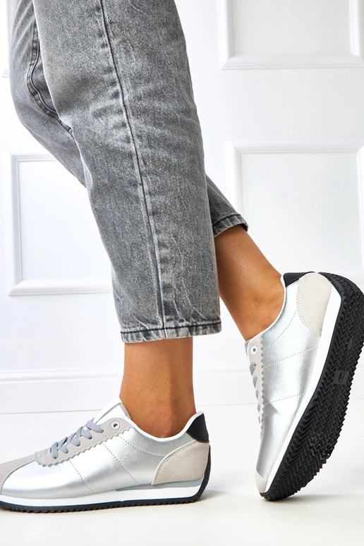 Srebrne sneakersy sportowe z beżową... Srebrne sneakersy sportowe z beżową...
