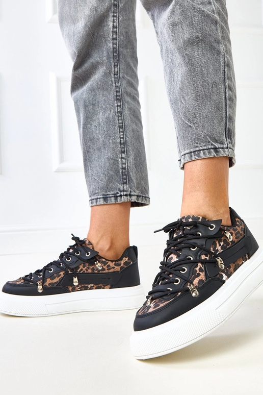 Czarno- białe sneakersy na platformie... Czarno- białe sneakersy na platformie...